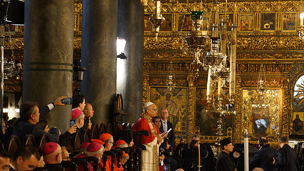 Papst Leo in der Patriarchalkirche St. Georg
