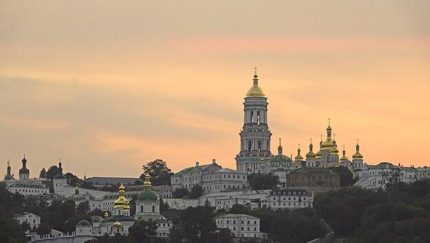 Kiewer Höhlenkloster ukrainisch ÐöÐ¸Ñ Ð²Ð¾ ÐüеÑеÑÄÑüÑaка лавÑÄа deutsch Heiliges Mariä H