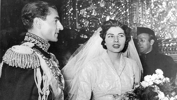 Soraya, die erste Frau des alten Schahs, hatte deutsche Wurzeln. Über Jahre war sie Symbol der Freundschaft beider Länder und eine Art deutscher „Ersatzkaiserin“.