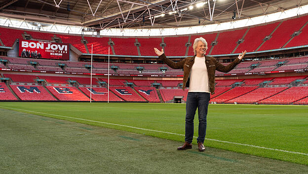Standesgemäß kündigte Bon Jovo seine kommende Tour im Londoner Wembley-Stadion an.