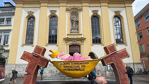 Protestwagen vor der Augustinerkirche