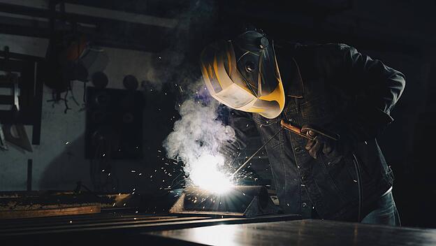 Die göttliche Strafe, arbeiten zu müssen, ist auch ein Segen: So entdeckt der Mensch seine Fähigkeiten und Möglichkeiten in der Welt.