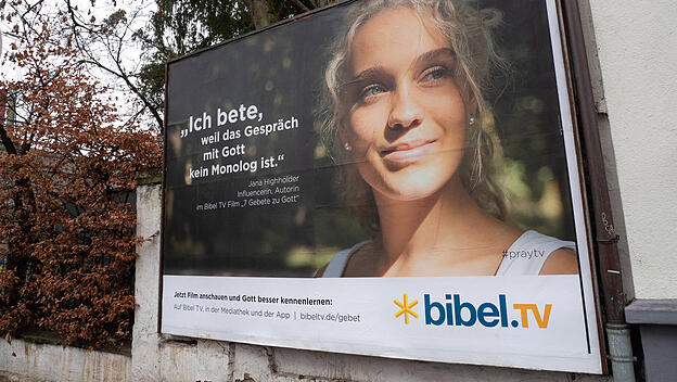 Plakat wirbt Bibel TV