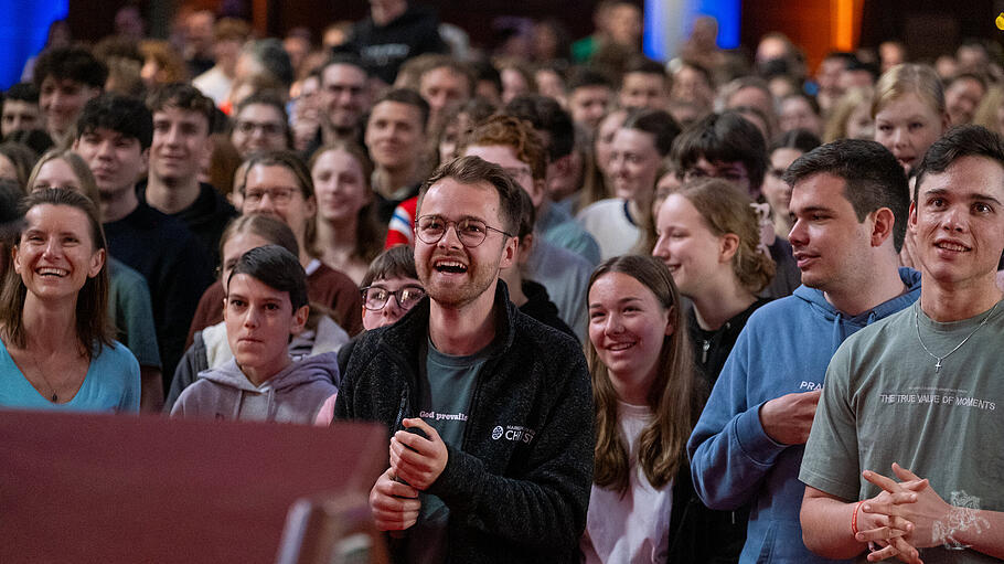 Hellwache und fröhliche Gesichter: Das Pfingstfest in Ulm hat Jugendliche gestärkt für ihren Alltag als Christen.