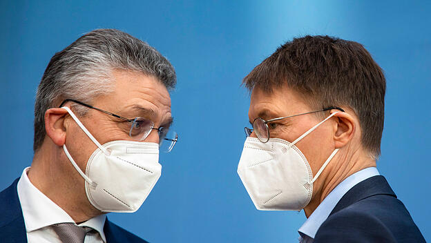Der damalige Präsident des Robert Koch-Instituts (RKI), Lothar Wieler, und der frühere Bundesgesundheitsminister Karl Lauterbach (SPD)