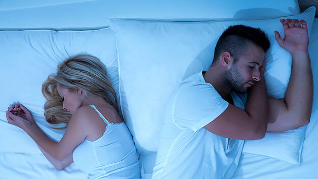 paar,schlafen,bett,homonym,paare,pärchen,schlaf,schlafend,betten *** couple,sleeping,bed,pairs,sleep,to be asleep,to sle