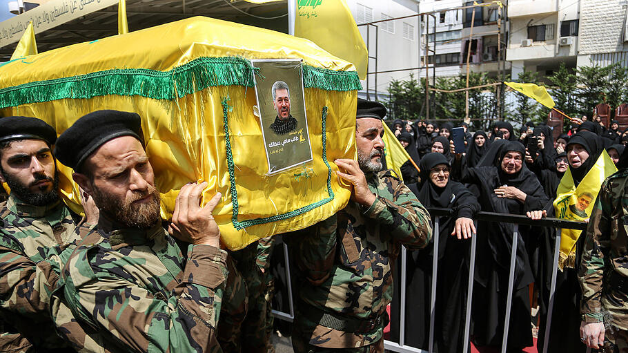 Libanon, Trauerfeier für Hisbollah-Kommandeur Talib Sami Abdallah in Beirut