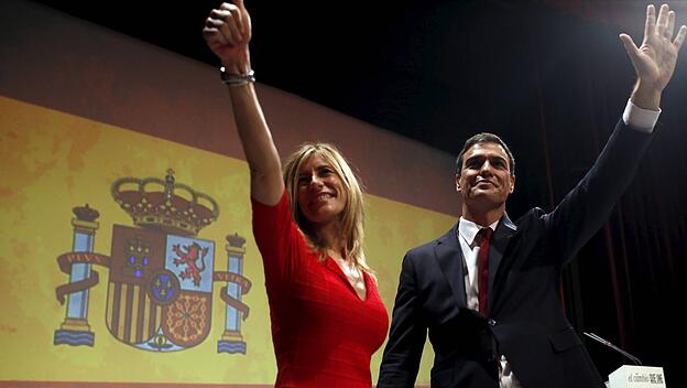 Der sozialistische Ministerpräsident Pedro Sánchez mit seiner Ehefrau Begona Gomez