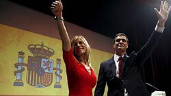 Der sozialistische Ministerpräsident Pedro Sánchez mit seiner Ehefrau Begona Gomez