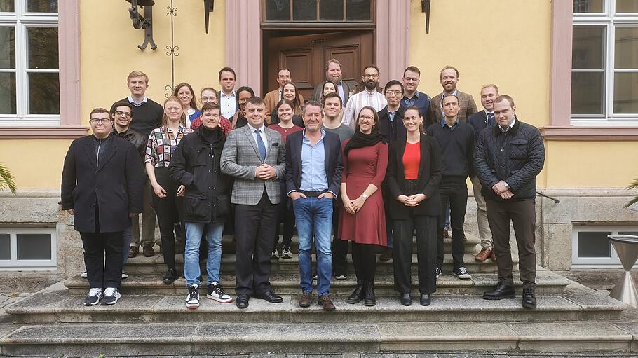 Unser letztes Nachwuchsseminar versammelte 20 Jungautoren in Würzburg. Mit dabei: der ehemalige BILD-Chefredakteur Kai Diekmann.