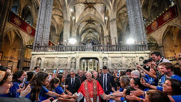 Papst Leo XIV. in der Kathedrale von Barcelona