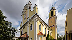 Kirche St. Mariae Himmelfahrt. Kirche im Stil des Neo-Barock. Sitz des deutschen Distrikts der Piusbruderschaft Pius X.