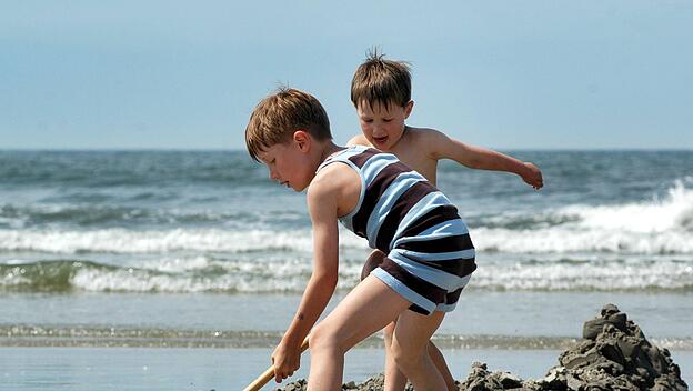 Kinder am Strand