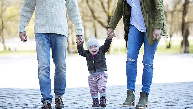 Eltern mit Kleinkind