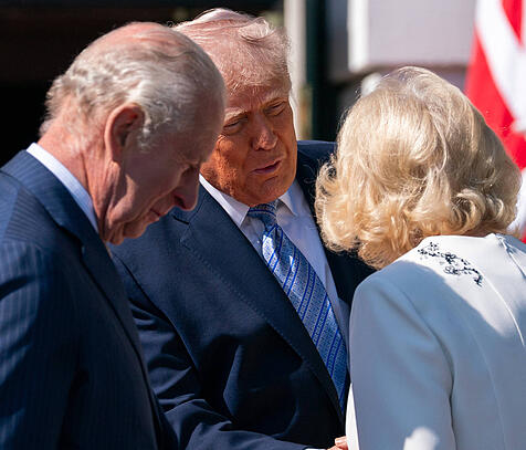 Donald Trump mit dem britischen Königspaar Charles und Camilla