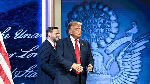 Donald Trump mit seinem Vizepräsidenten J.D. Vance