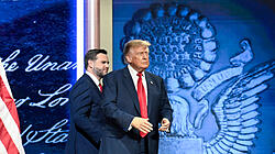 Donald Trump mit seinem Vizepräsidenten J.D. Vance