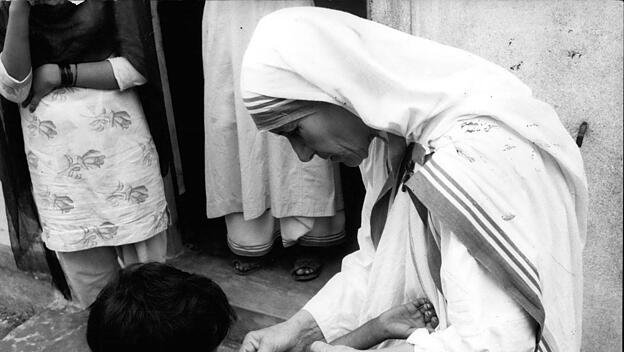 Mutter Teresa heilt in Indien