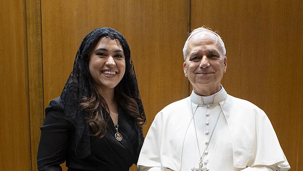 María Montserrat Alvarado mit Papst Leo XIV.