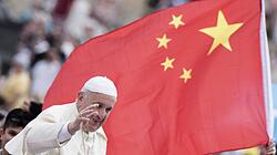 Papst Franziskus Chinaflagge