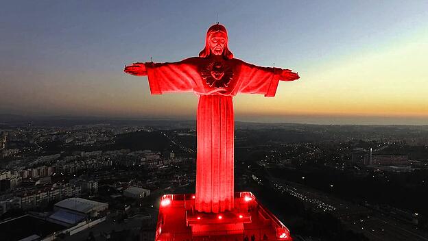 Statue „Cristo Rei" in Lissabon
