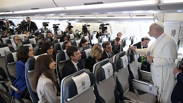 Papst auf dem Rückflug von Äquatorialguinea nach Rom