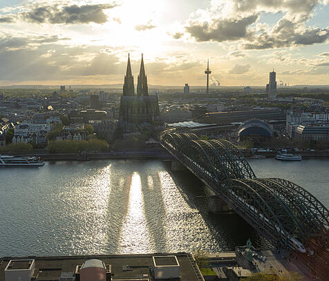 Blick vom KölnTRiangle auf Köln