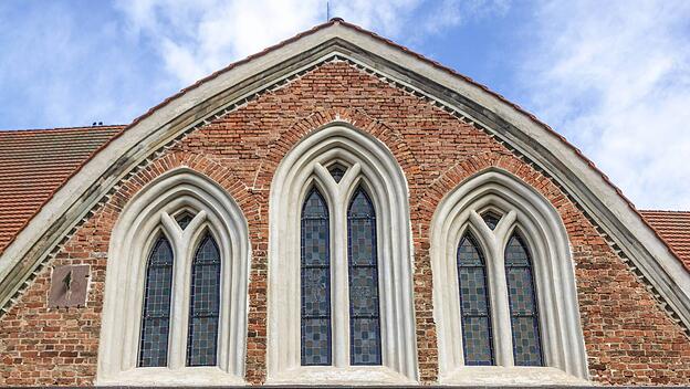 Kirche mit offener Tür
